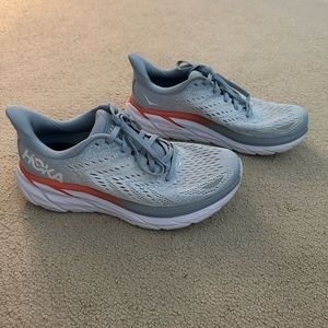 Hoka Clifton 8 like new